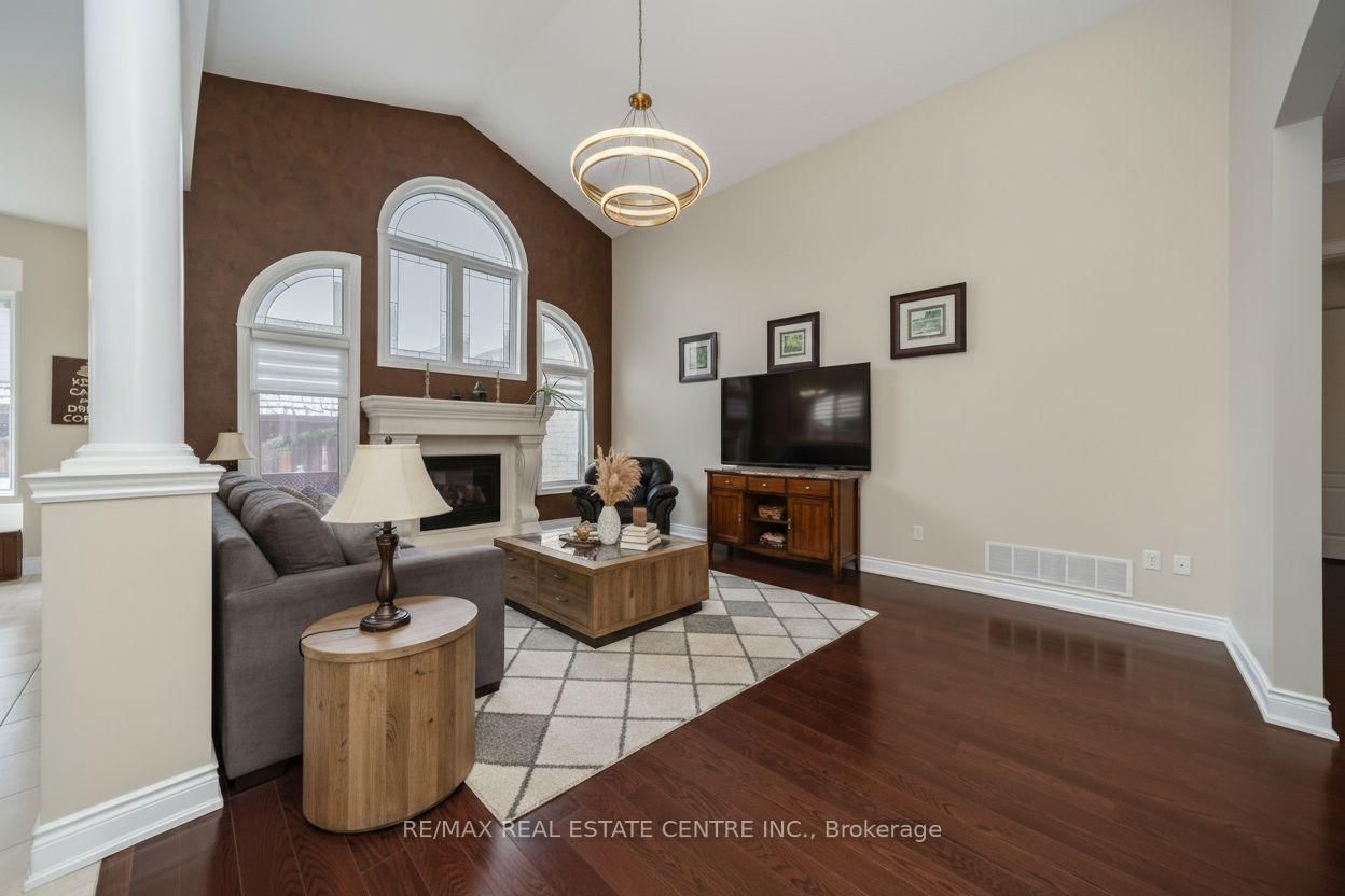 10 Eiffel Boulevard • Brampton, ON photo 11