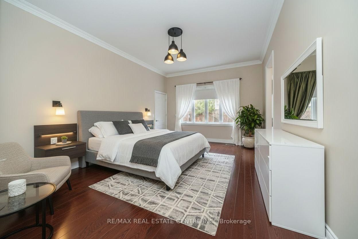10 Eiffel Boulevard • Brampton, ON photo 22