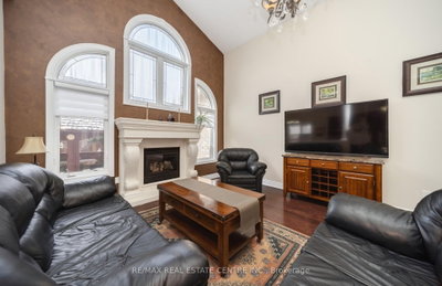 10 Eiffel Boulevard • Brampton, ON photo 9