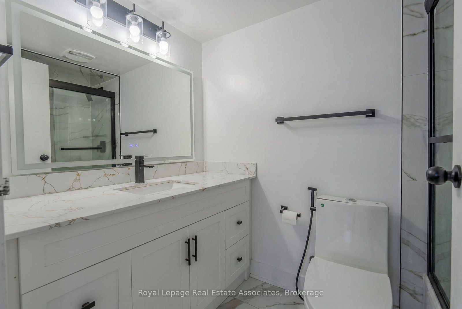 3695 Kaneff Crescent, Unit 1602 - Photo 10