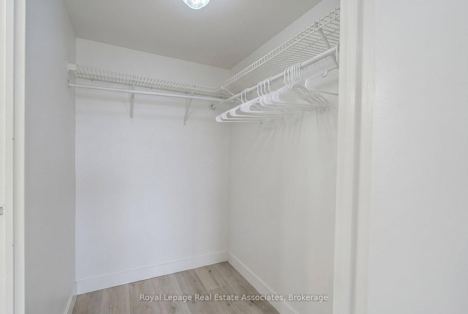 3695 Kaneff Crescent, Unit 1602 - Photo 13