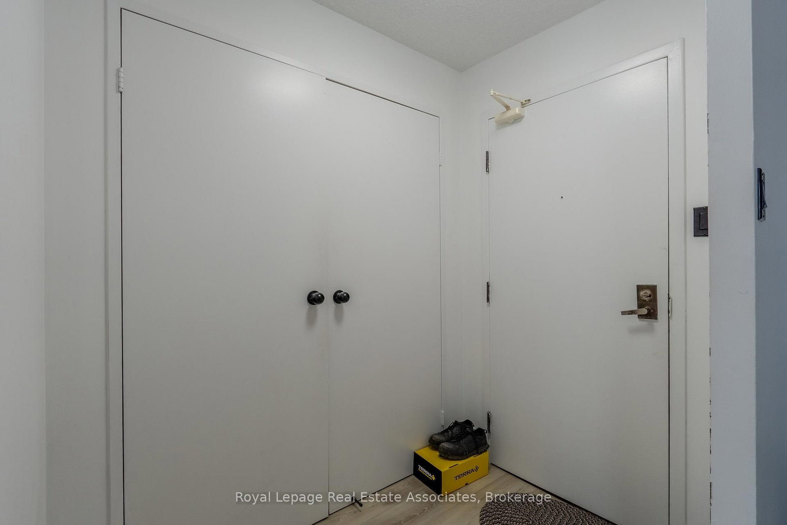3695 Kaneff Crescent, Unit 1602 - Photo 15