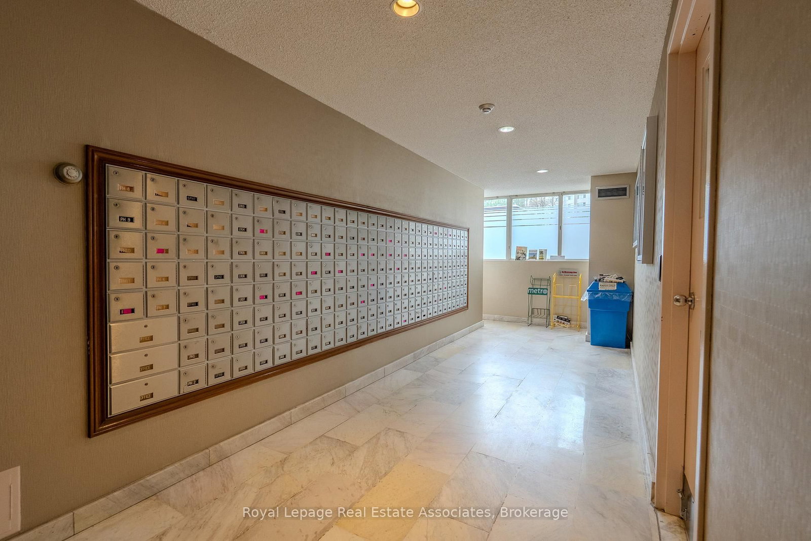 3695 Kaneff Crescent, Unit 1602 - Photo 16