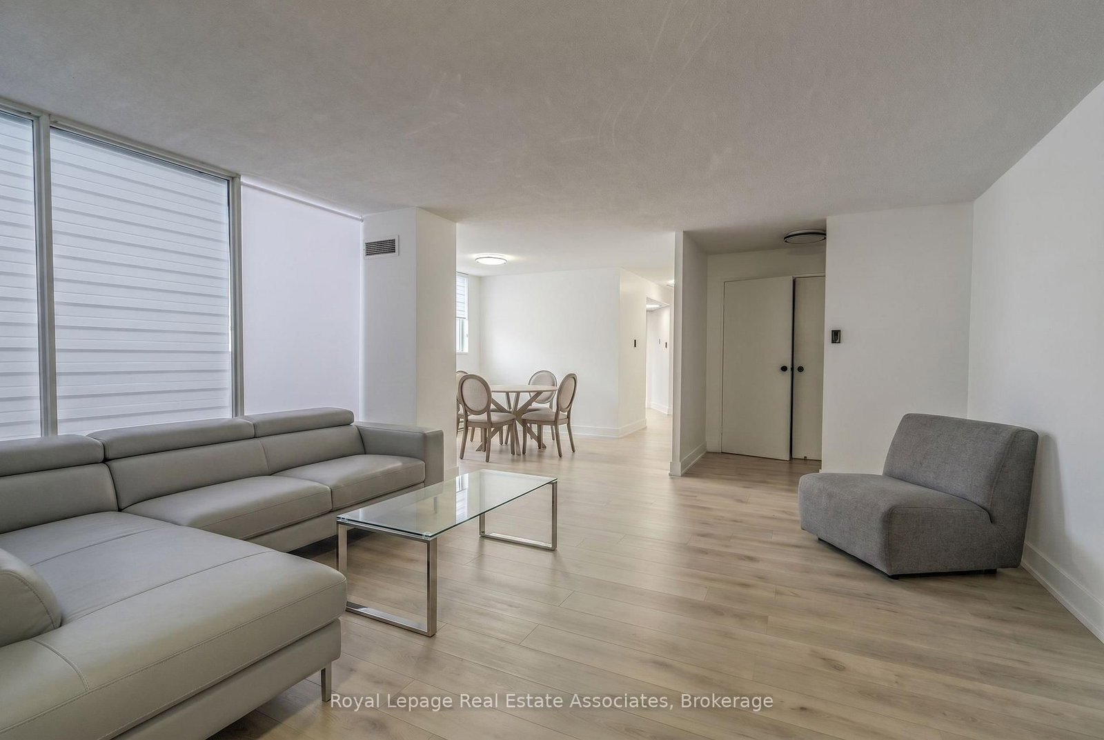 3695 Kaneff Crescent, Unit 1602 - Photo 3