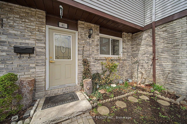61 - 45 Hansen Road N