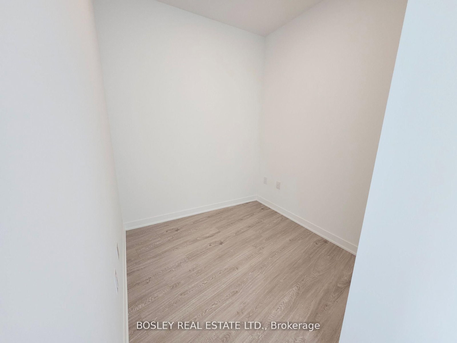 2495 Eglinton Avenue W, Unit 806 - Photo 6