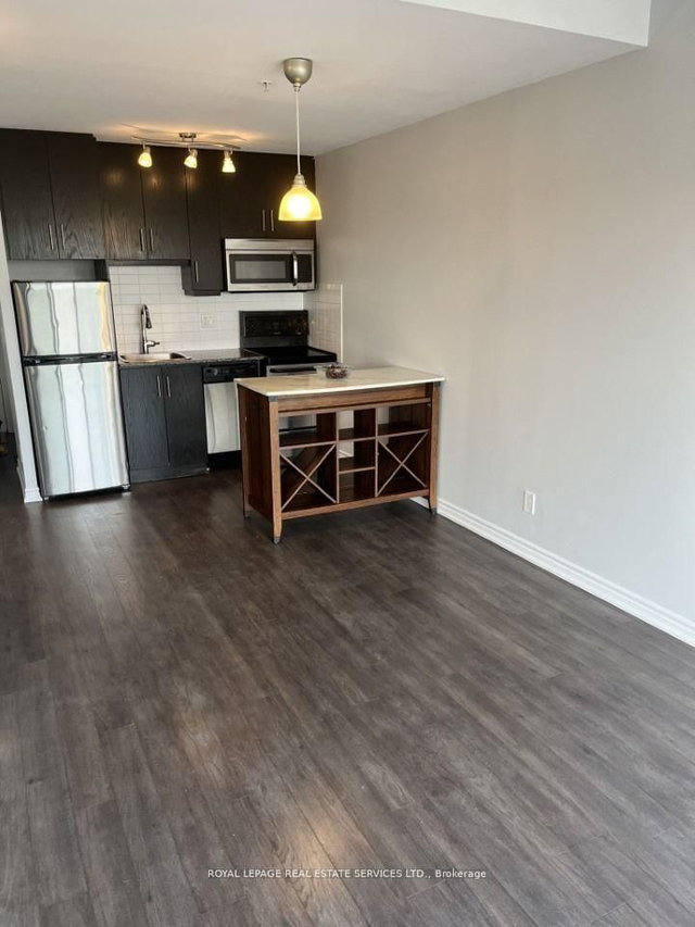 828 - 15 James Finlay Way