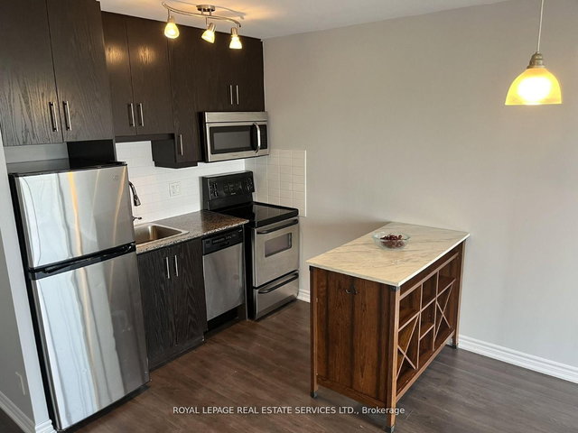 828 - 15 James Finlay Way
