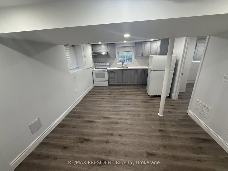home for lease on LOWER-45 Elmvale Crescent