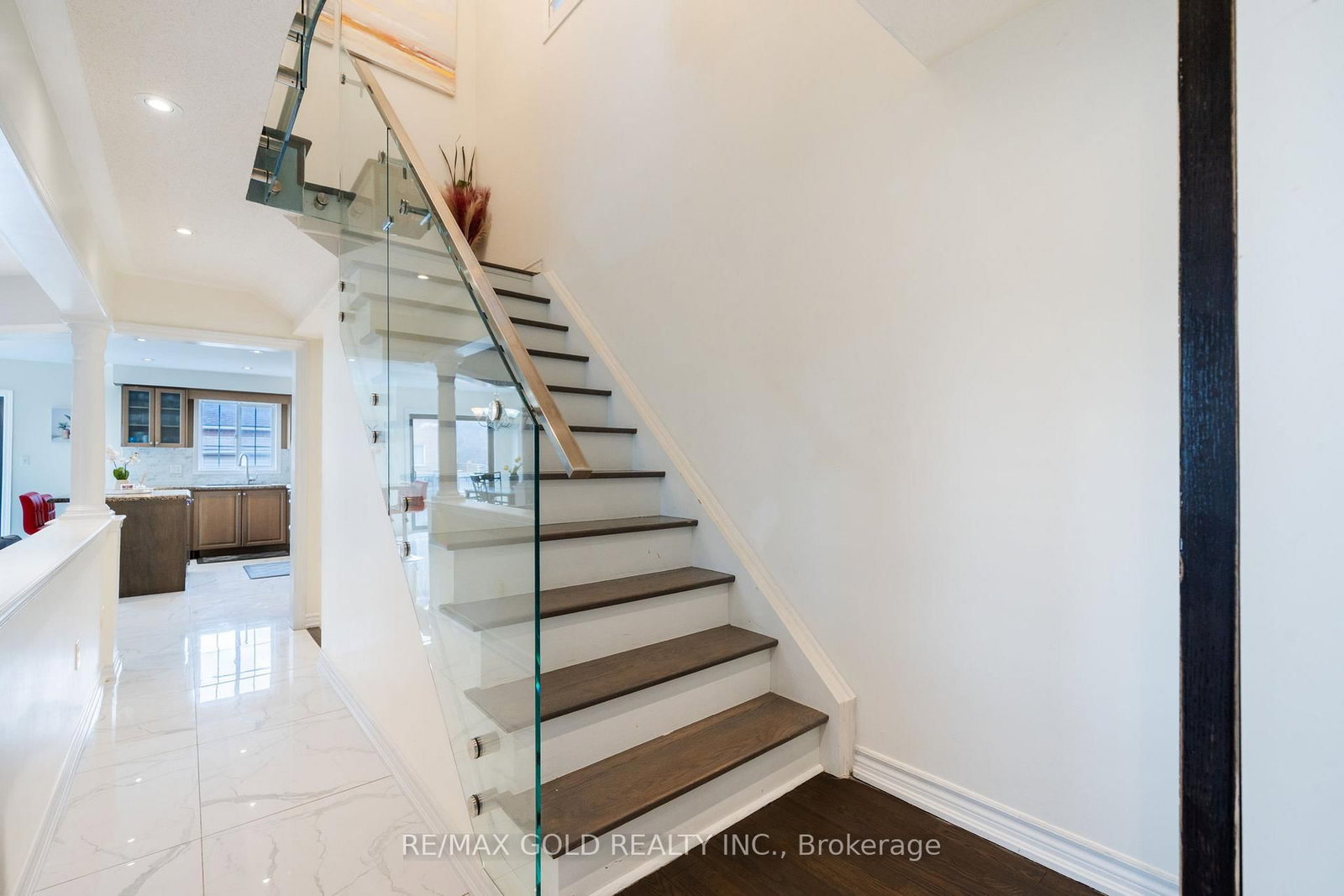 19 Spring Valley Court • Brampton, ON photo 17