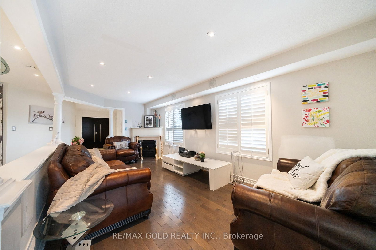 19 Spring Valley Court • Brampton, ON photo 9
