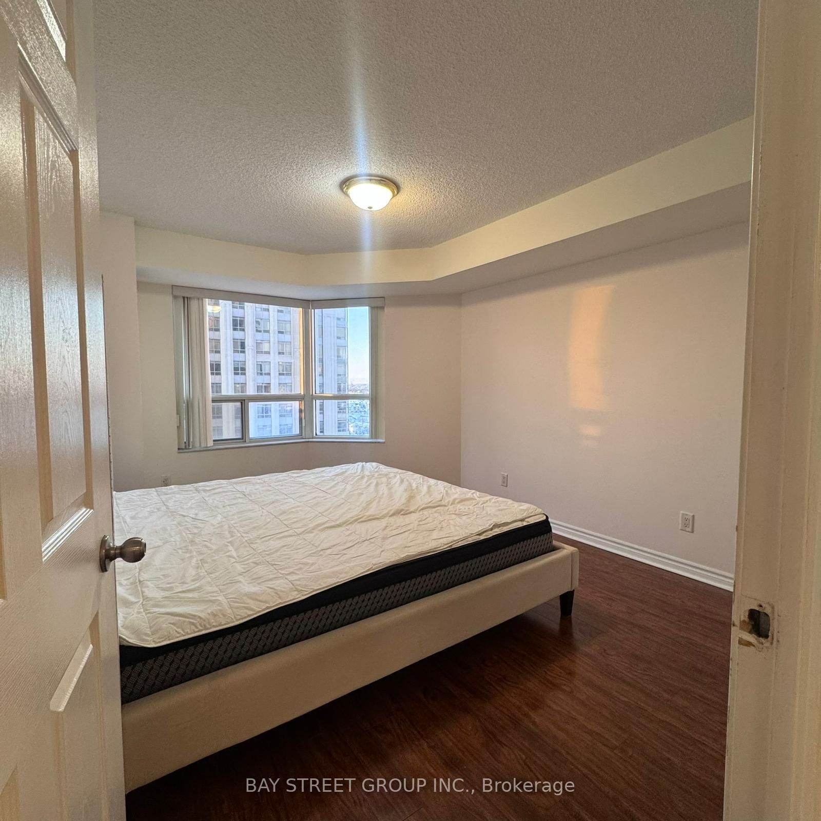 25 Kingsbridge Garden Circle, Unit 2021 - Photo 8