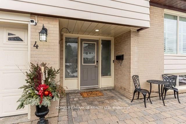 4 Derwent Avenue