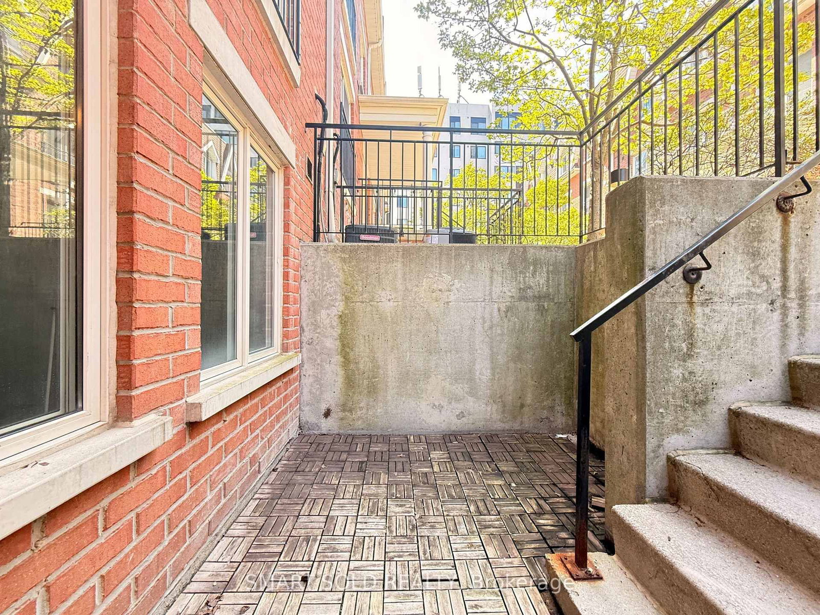 10 Laidlaw Street • #725 • Toronto, ON photo 13