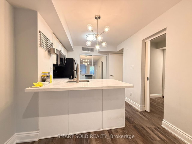 725 - 10 Laidlaw Street