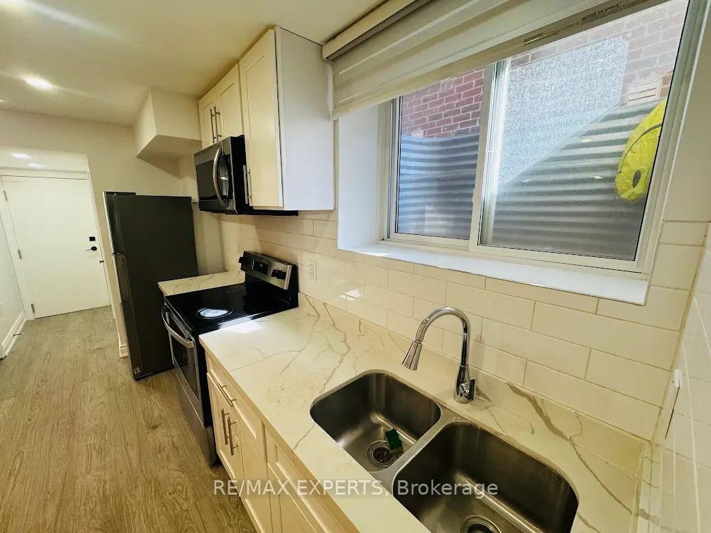 117 Baffin Crescent - Photo 12