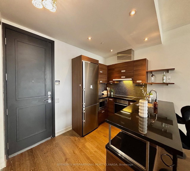 809 - 90 Park Lawn Road