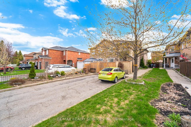 79 Pressed Brick Drive