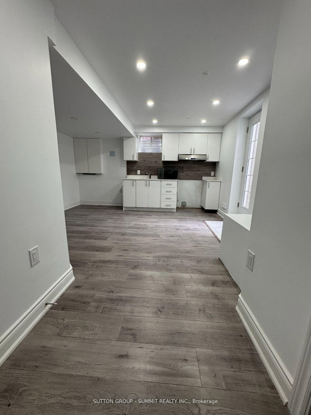 Lower - 674 Thompson Road S