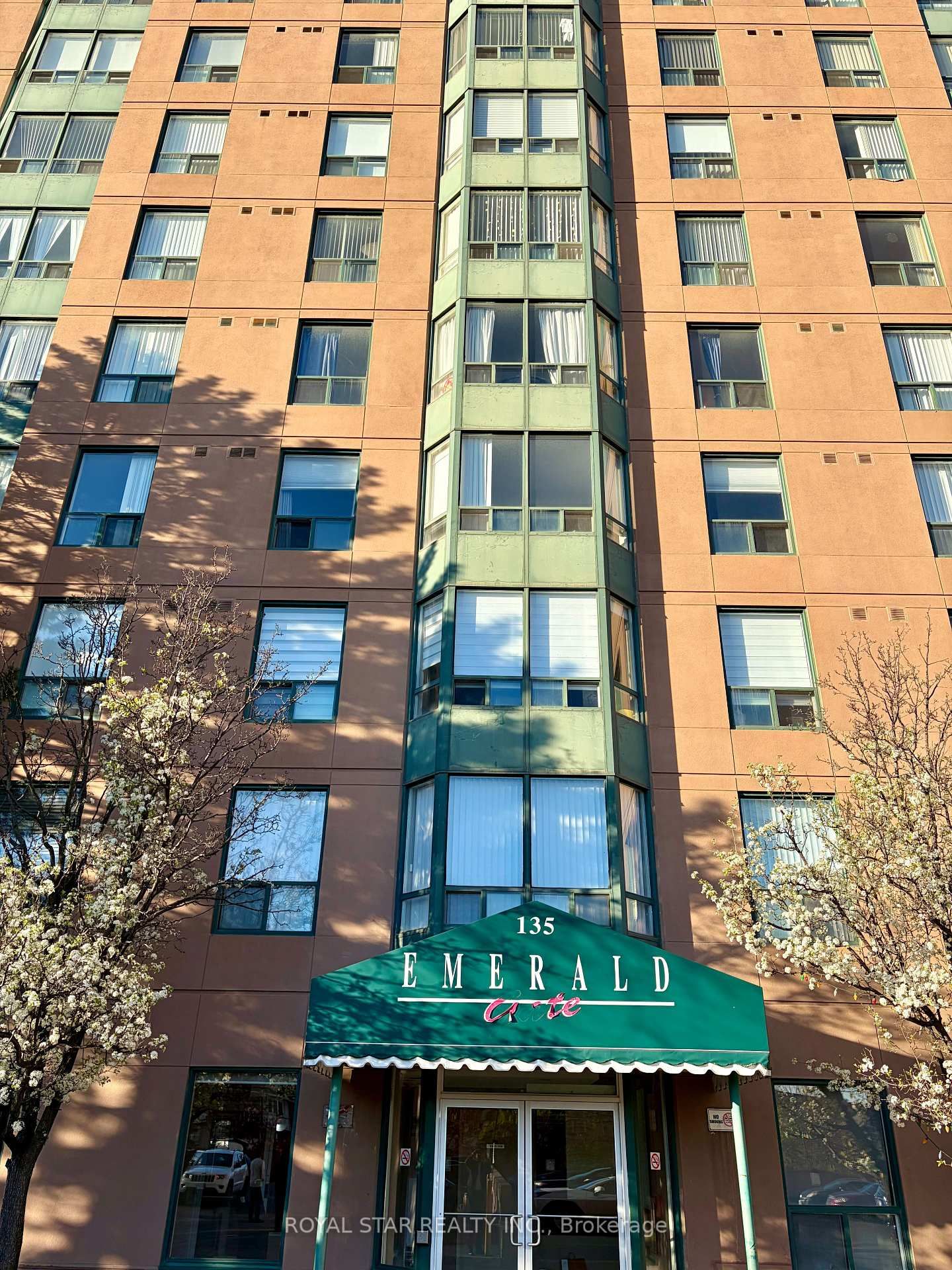 135 Hillcrest Avenue, Unit 303 - Photo 3