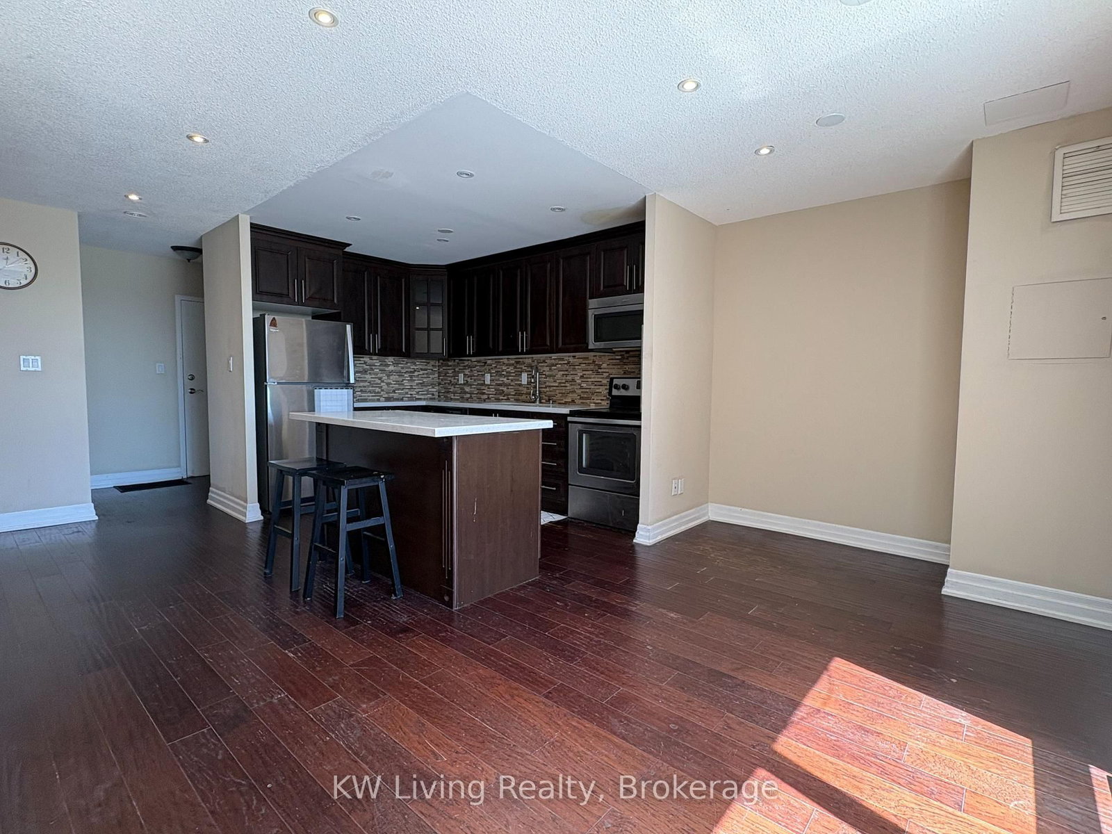 3025 Credit Woodlands Drive, Unit 338 - Photo 2