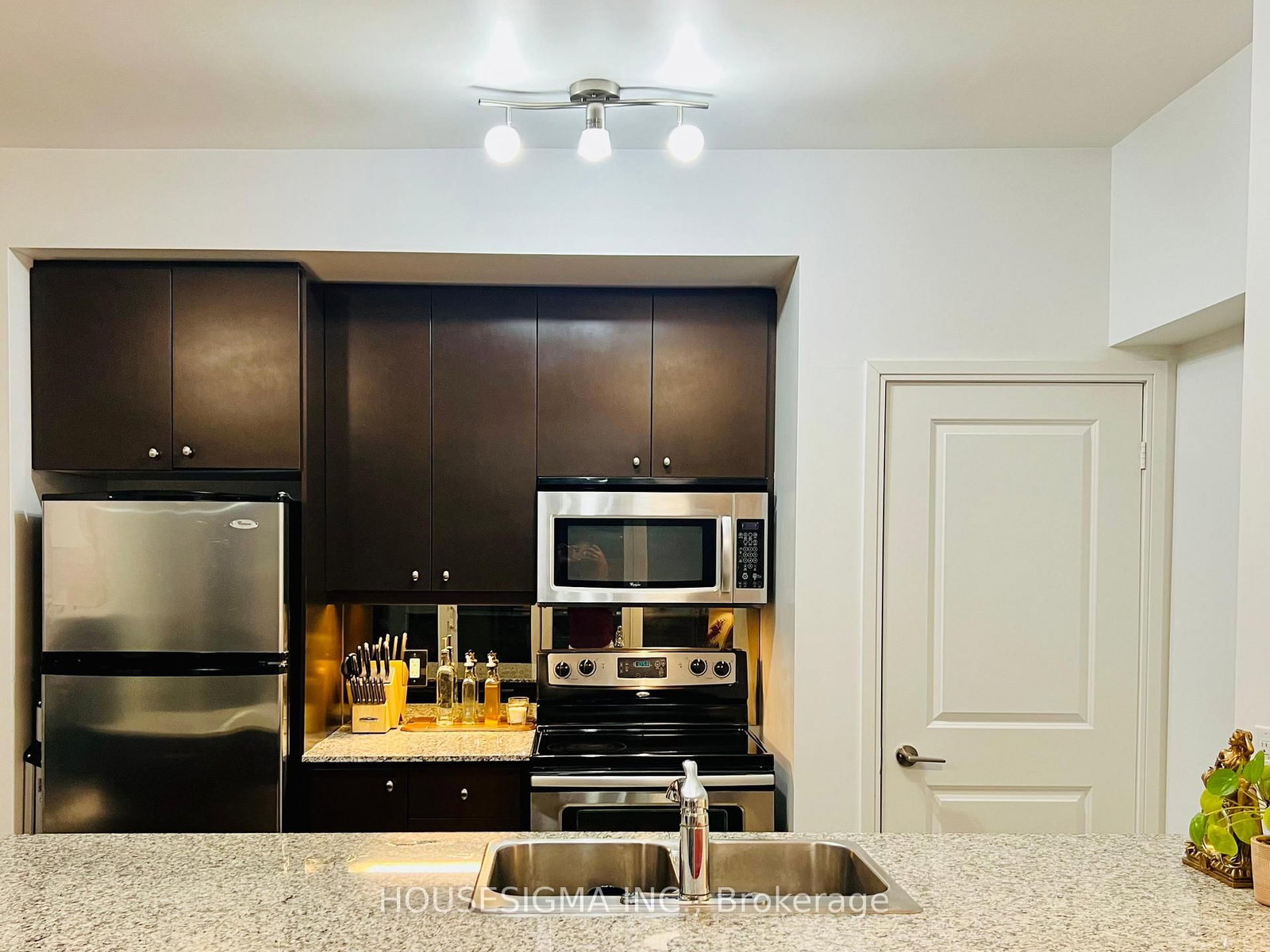 4033 Hurontario Street, Unit 312 - Photo 10