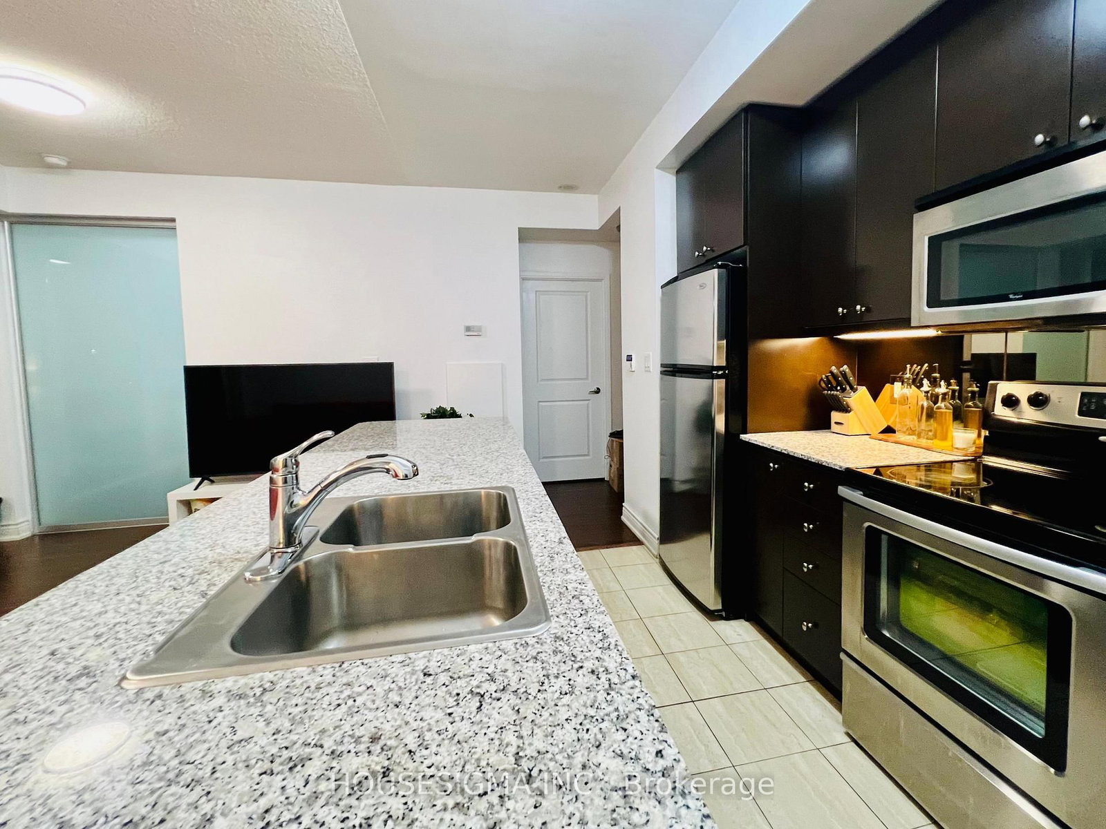 4033 Hurontario Street, Unit 312 - Photo 11