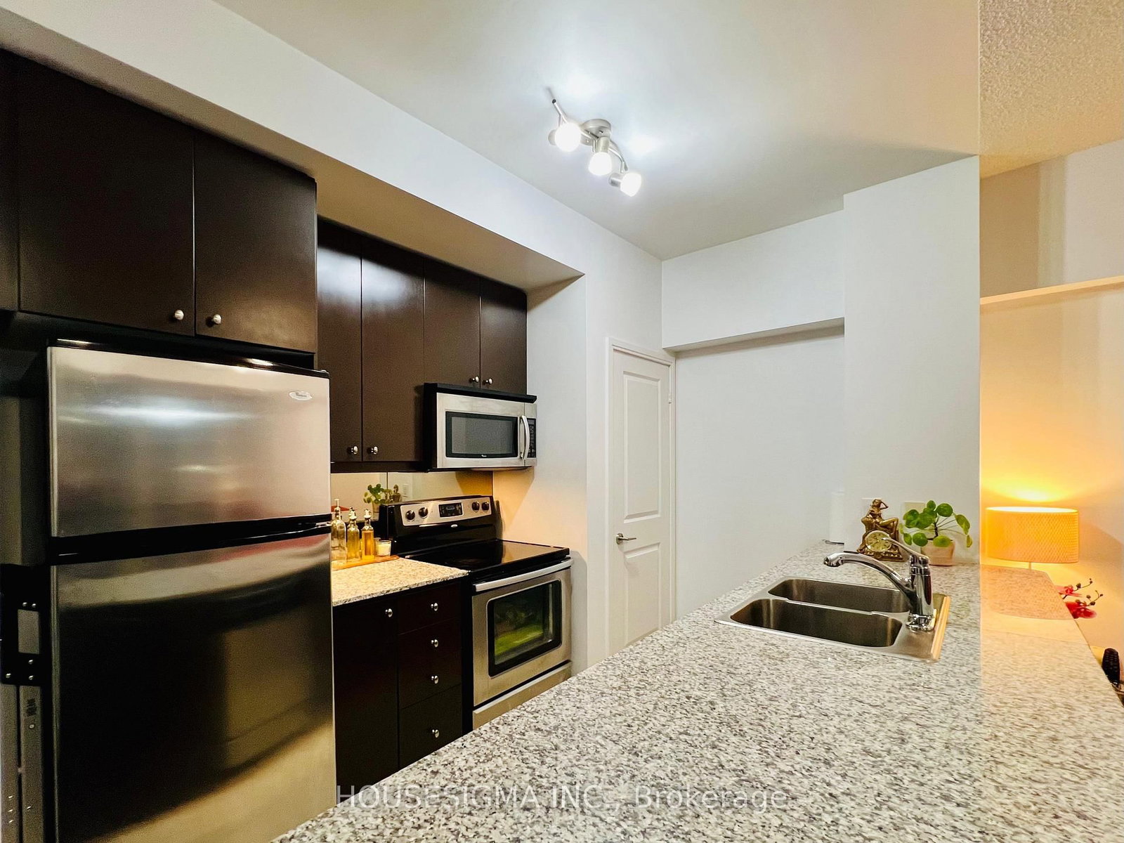 4033 Hurontario Street, Unit 312 - Photo 15