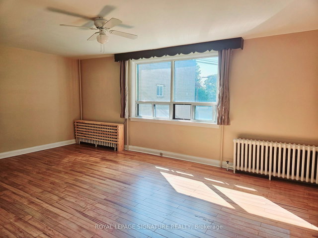 Upper - 3775 Lake Shore Boulevard S