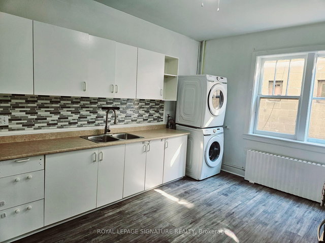 Upper - 3775 Lake Shore Boulevard S