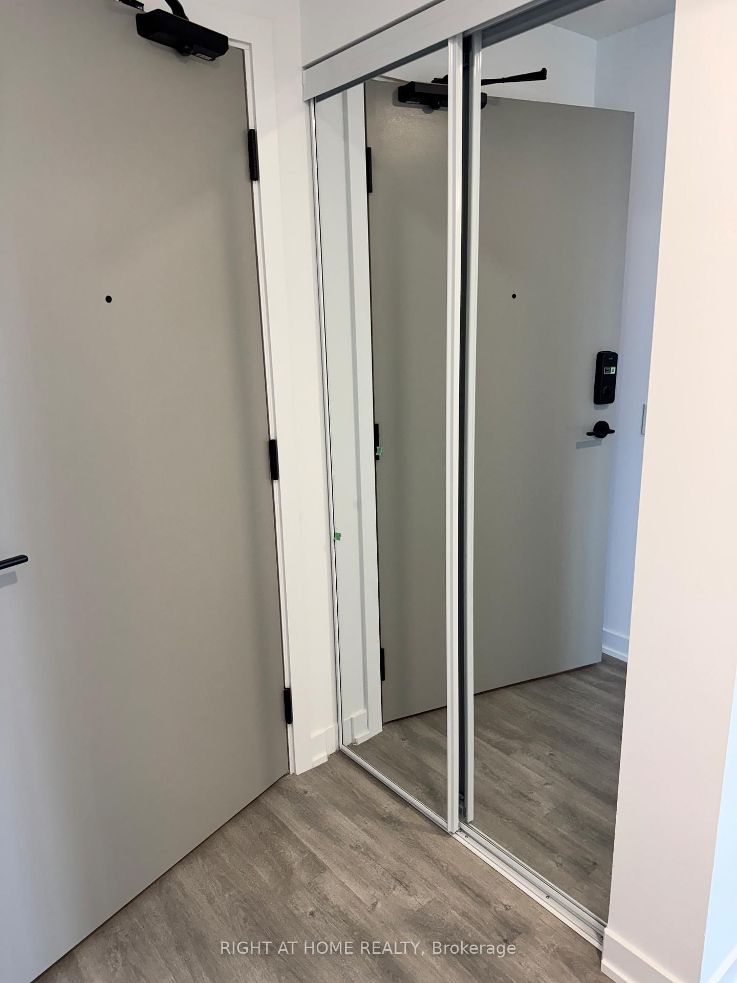 5105 Hurontario Street, Unit 1208 - Photo 7