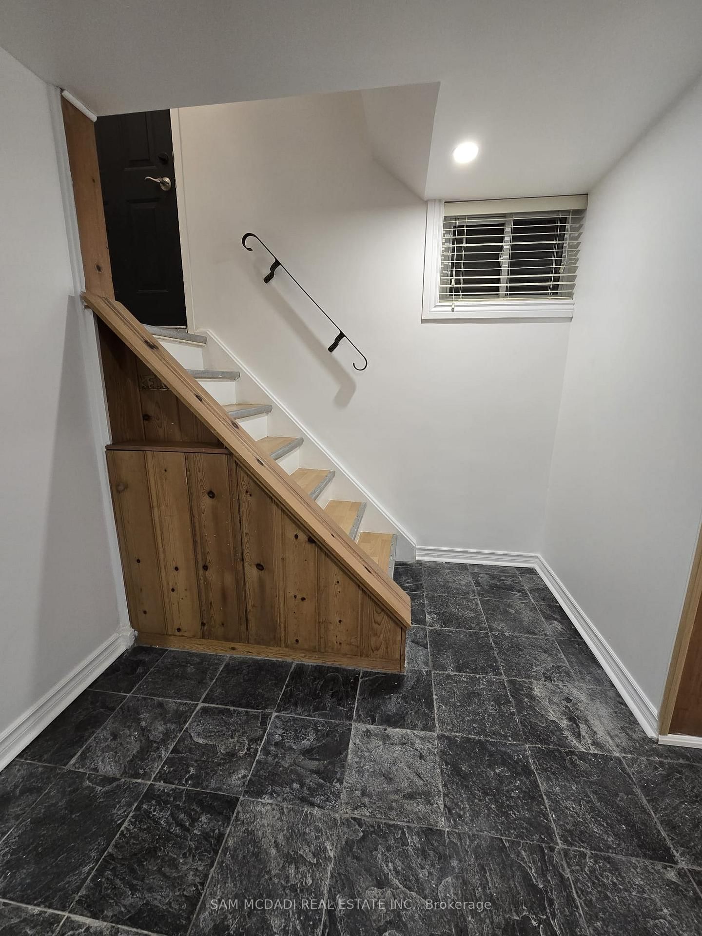 2588 Lundigan Drive, Unit Bsmt - Photo 20