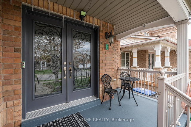 8 Fletchers Creek Boulevard