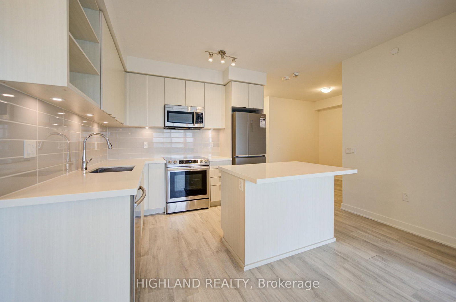 4677 Glen Erin Drive, Unit 1510 - Photo 10