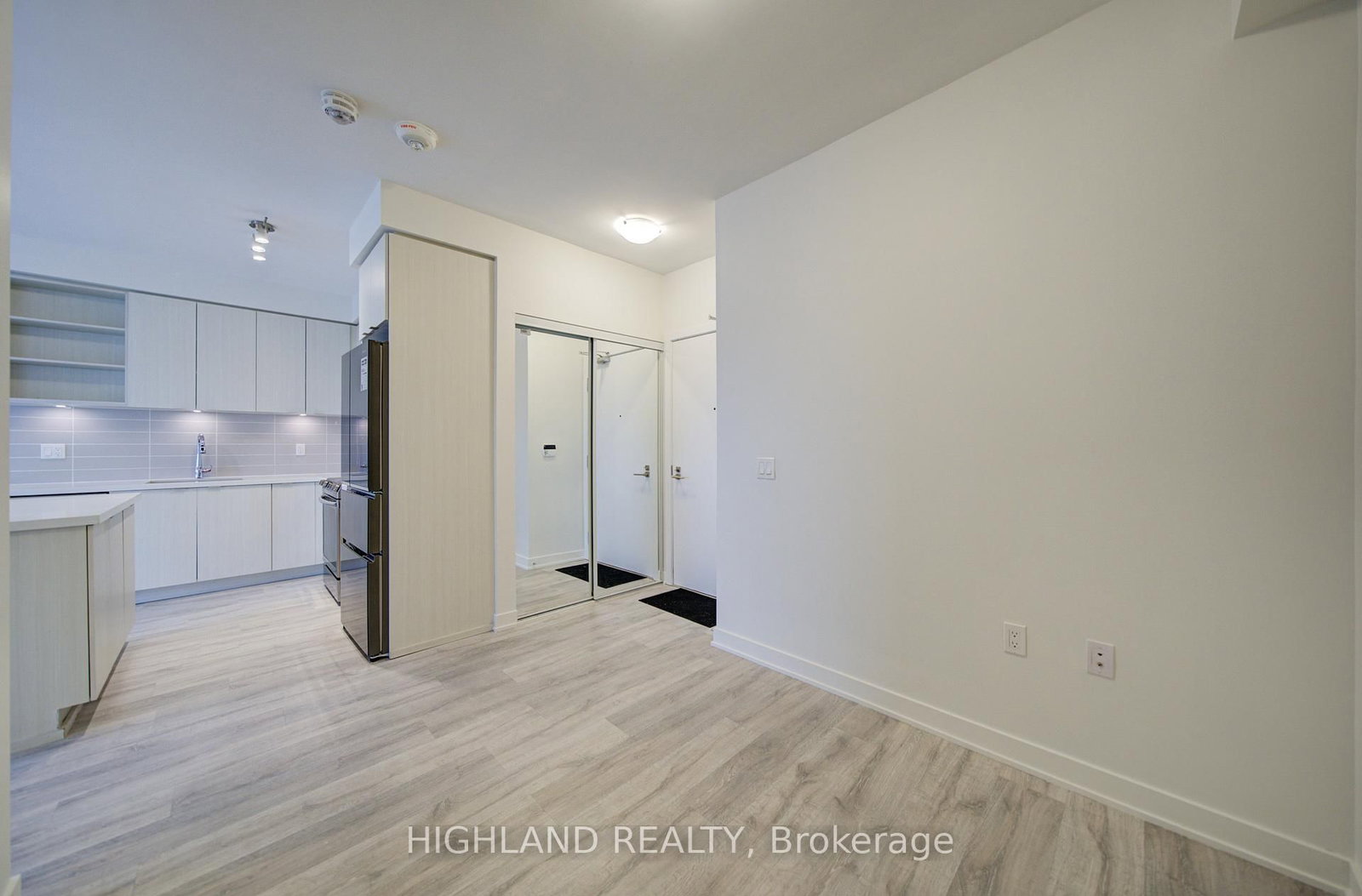 4677 Glen Erin Drive, Unit 1510 - Photo 7