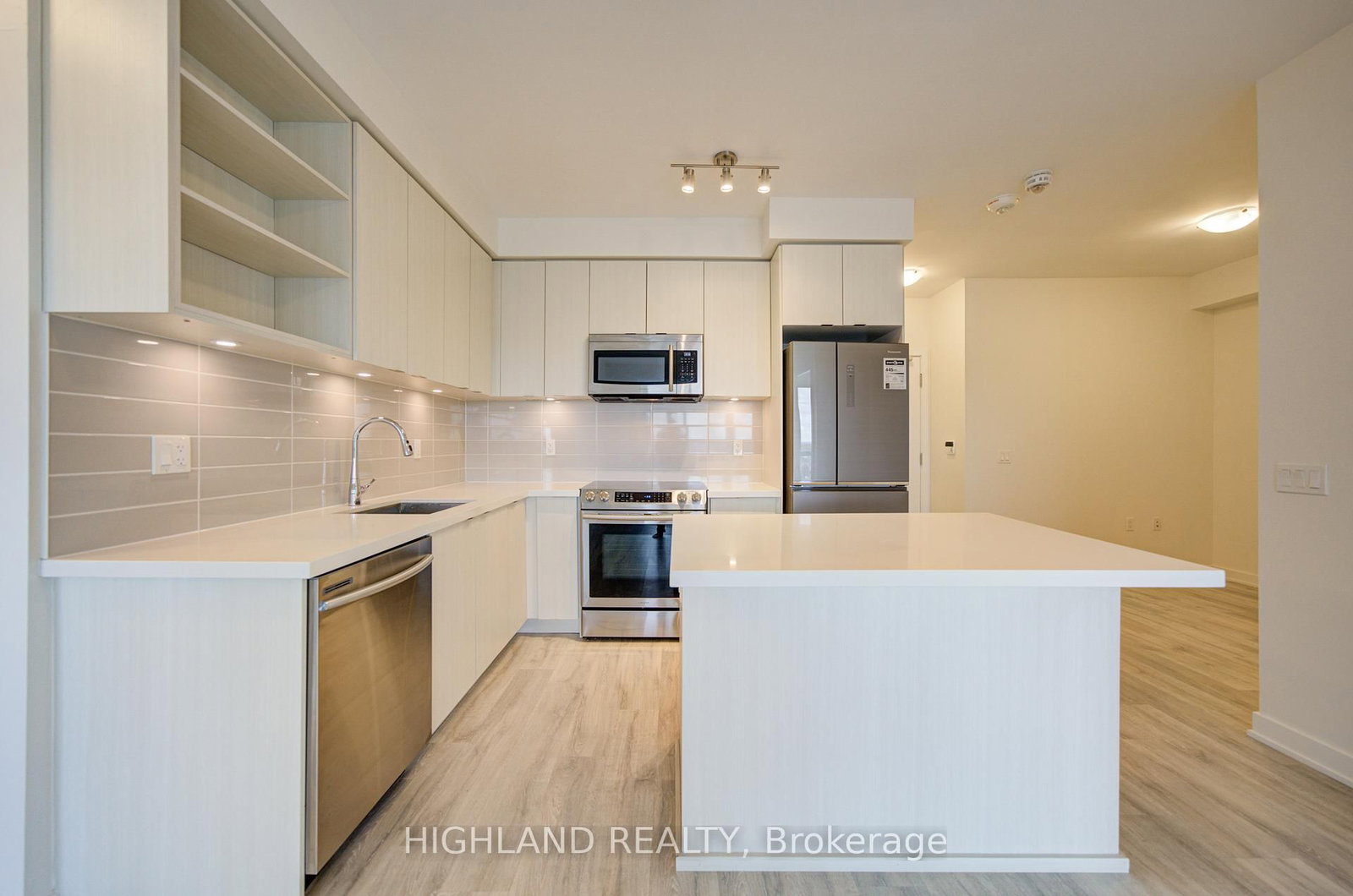 4677 Glen Erin Drive, Unit 1510 - Photo 9