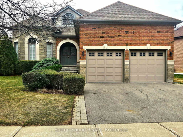8 Kirkwood Crescent