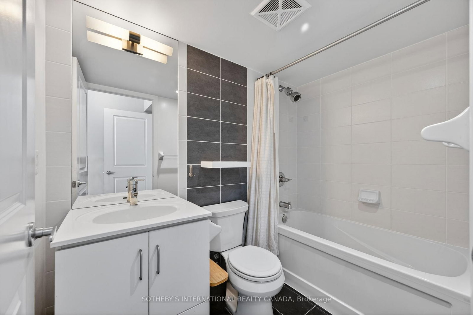 215 Sherway Gardens Road, Unit 2310 - Photo 32