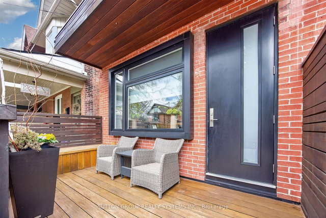 82 Kenneth Avenue