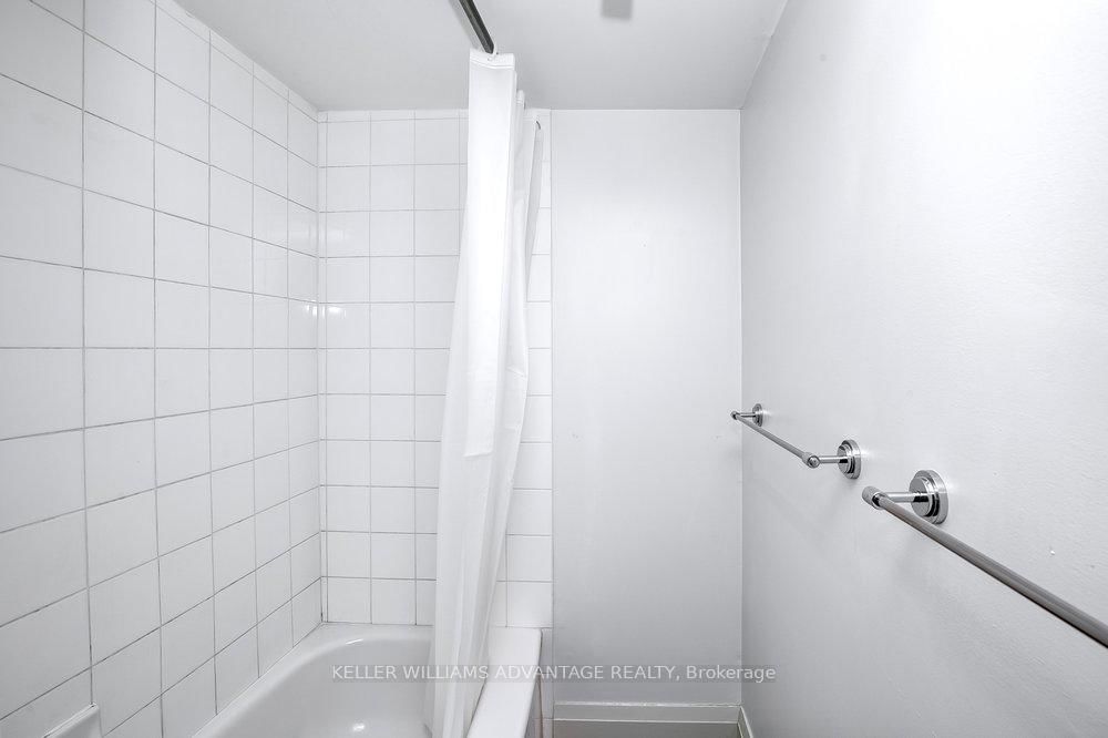 325 Perth Avenue, Unit Lower - Photo 16