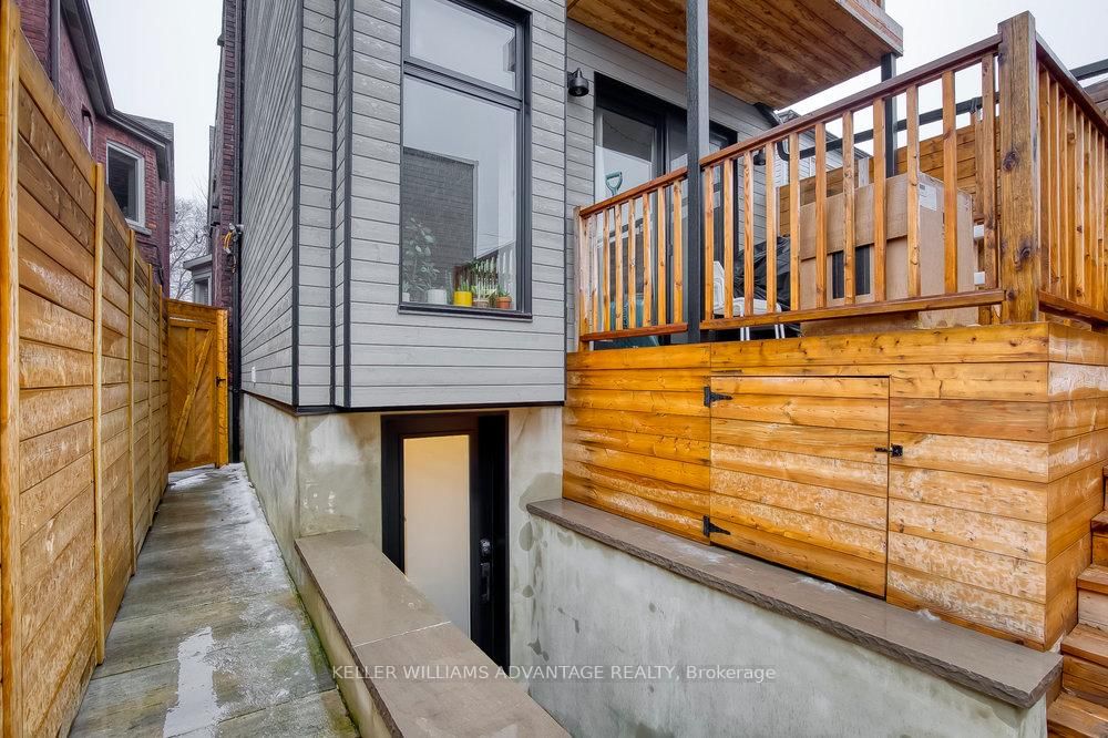 Lower-325 Perth Avenue, Toronto, ON, photo 3