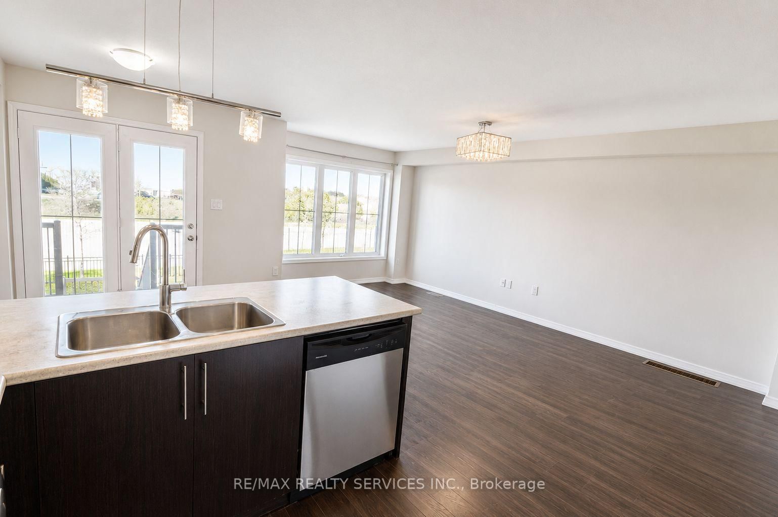 124 Golden Springs Drive - Photo 4