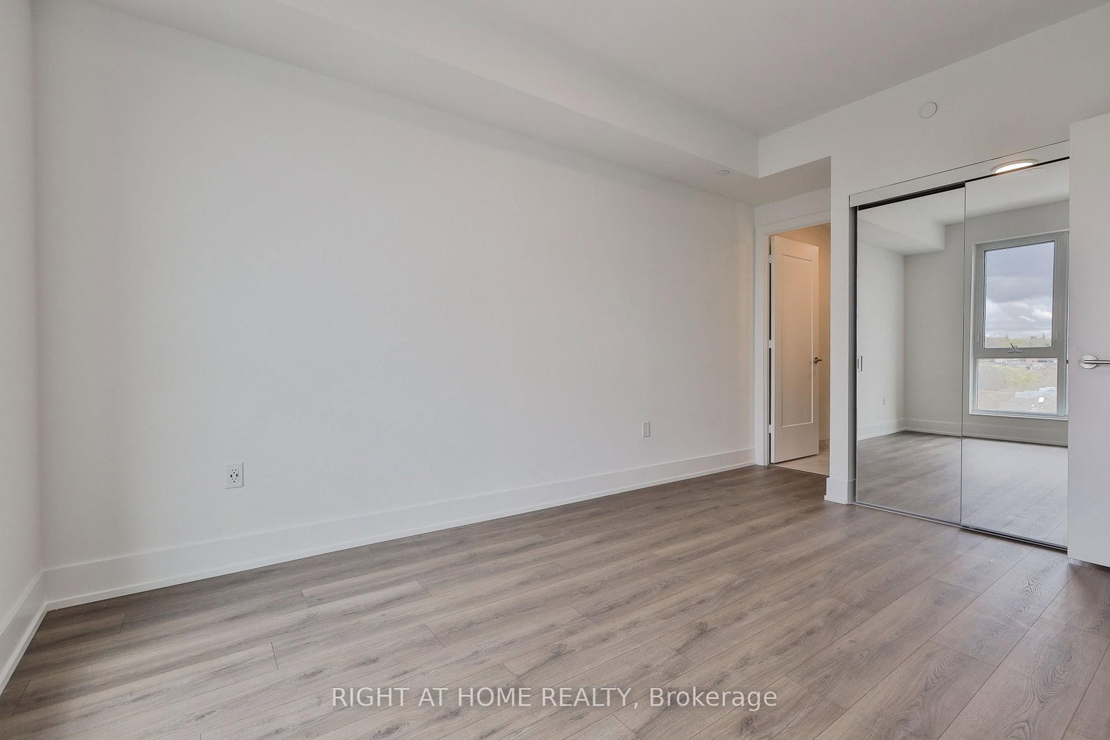 858 Dupont Street, Unit 621 - Photo 8