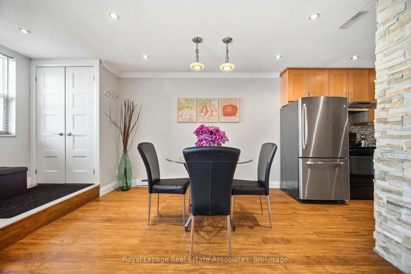 222 - 1055 Dundas Street E