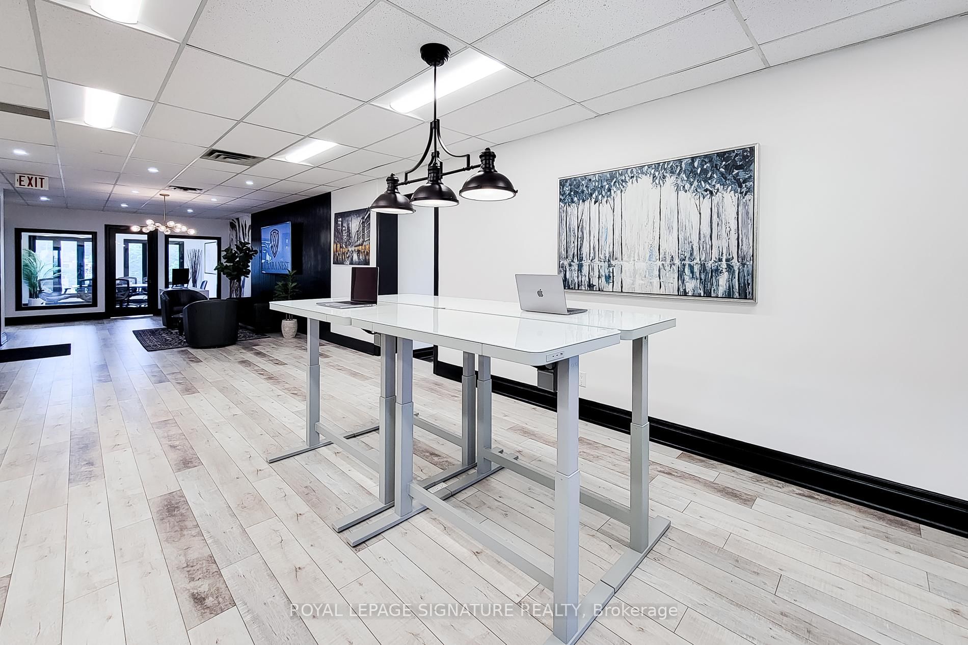 416 North Service Road E, Unit 300