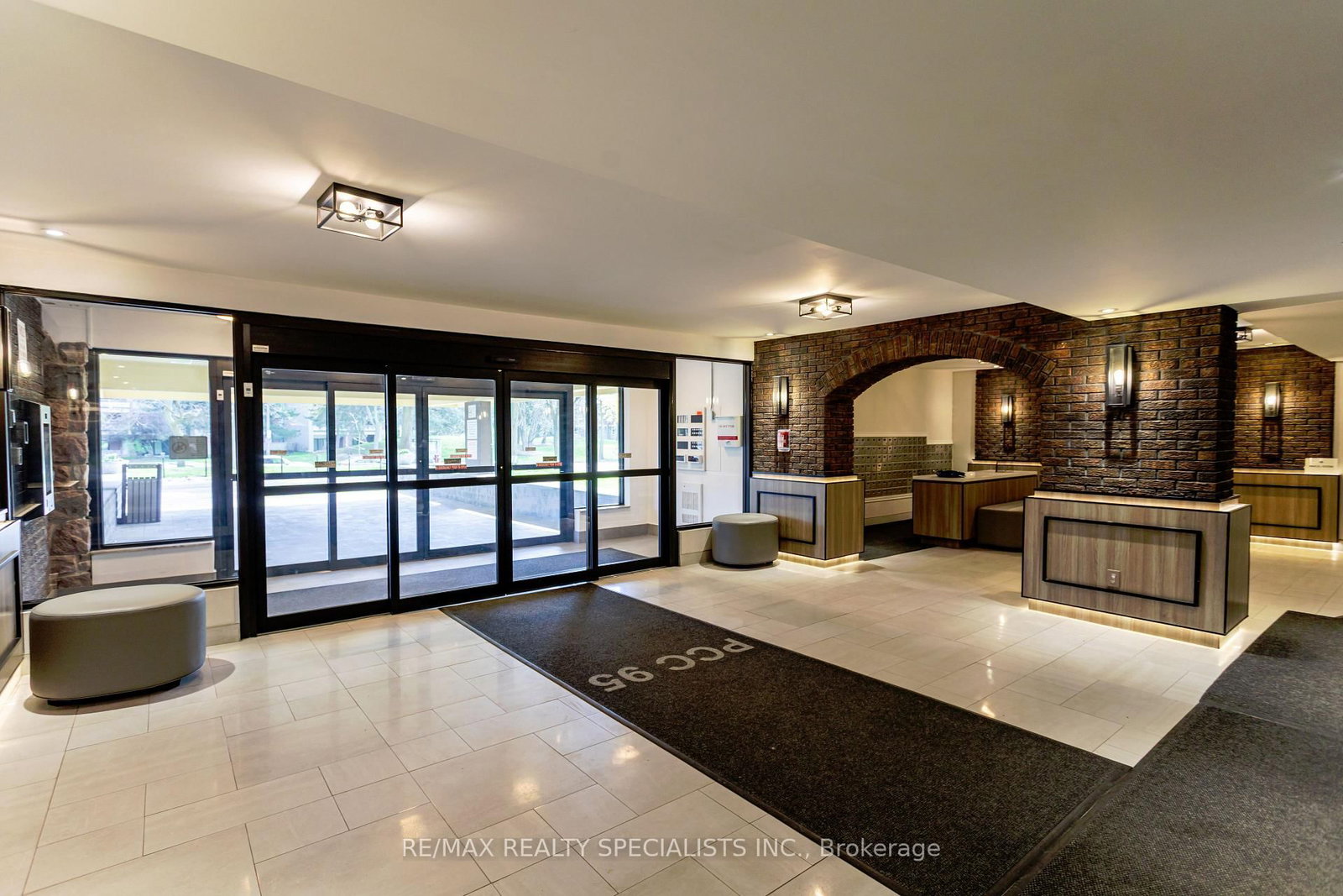 966 Inverhouse Drive, Unit 402 - Photo 2