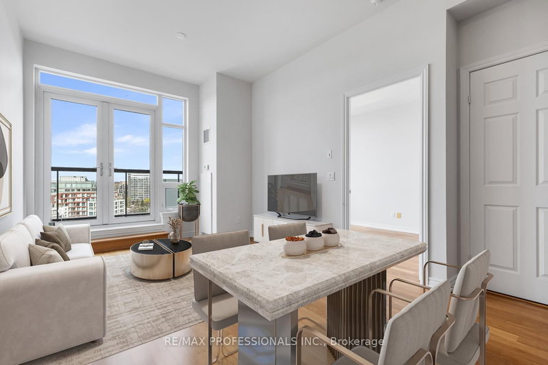 1135 Royal York Rd #1104, Toronto, Ontario