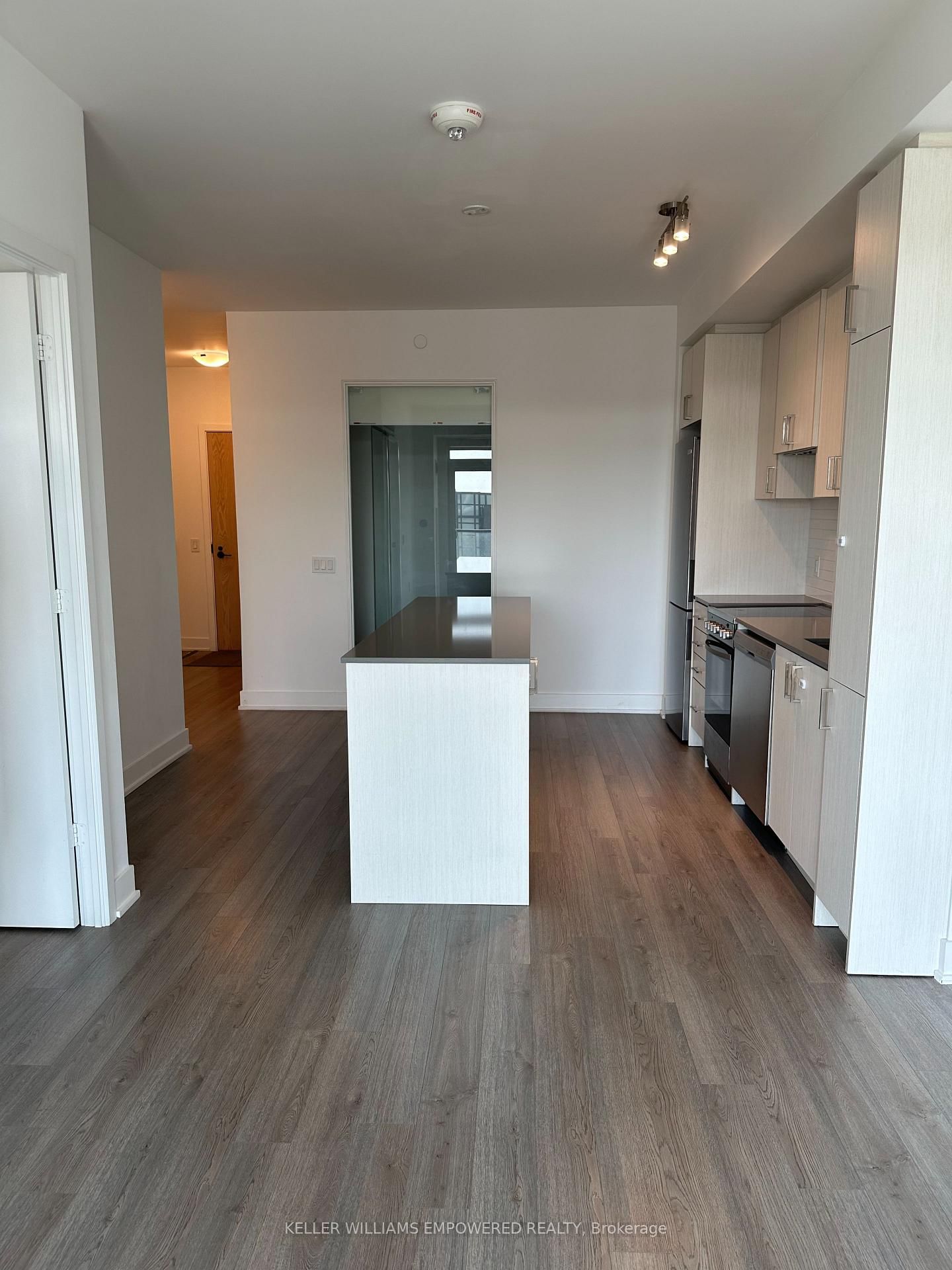50 George Butchart Drive, Unit 414 - Photo 4