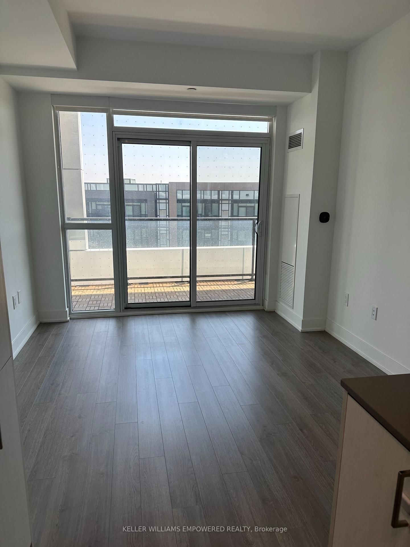 50 George Butchart Drive, Unit 414 - Photo 9