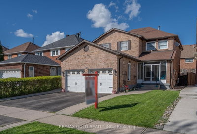 6-bed Detached House · 103 Lord Simcoe Dr